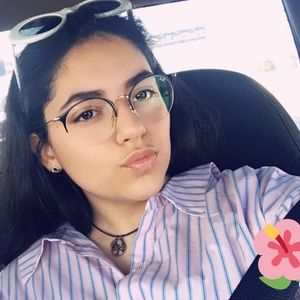 Meet your Posher, Talia